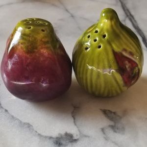 Vintage ceramic fruit/vegetable salt and pepper shakers